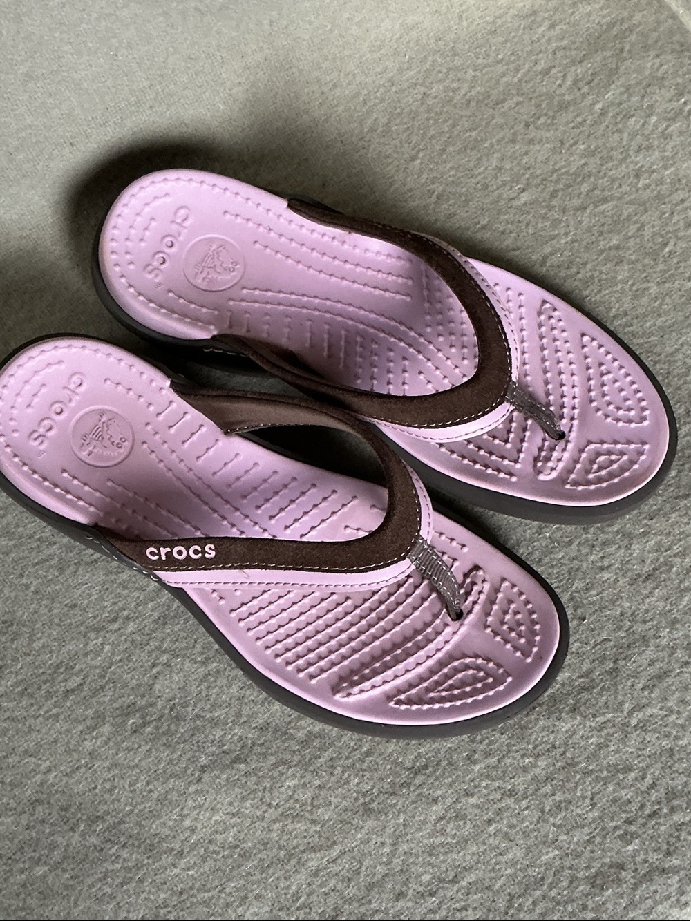 CROCS Women's Pink Footbed Brown Strap Thong Sandals